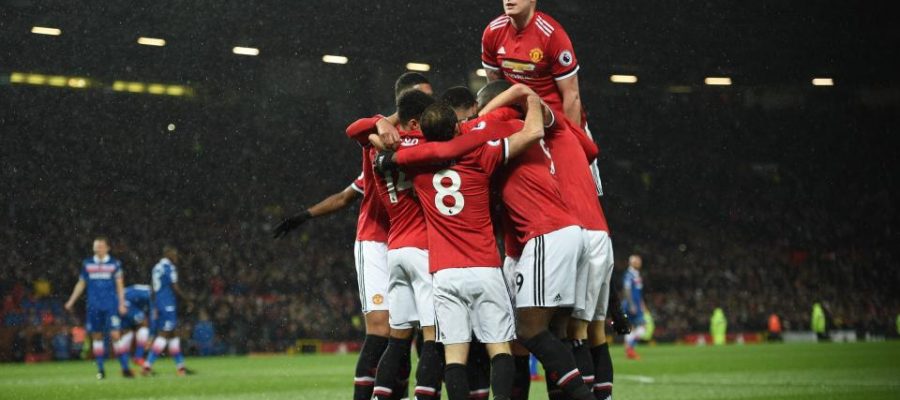 Pemain United merayakan penyerangan Valencia kembali dari cedera