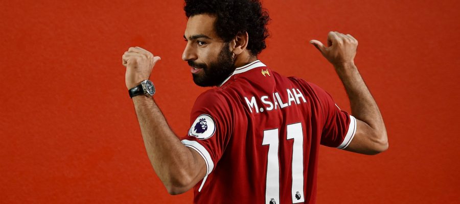 Mo Salah hampir tak terhentikan, kata bek Liverpool Virgil van Dijk.