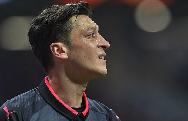 Mezut Ozil frustasi setelah kalah dari Atletico secara agregat